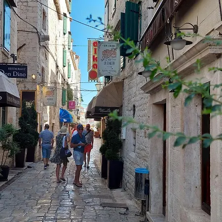 Old Town Apartman